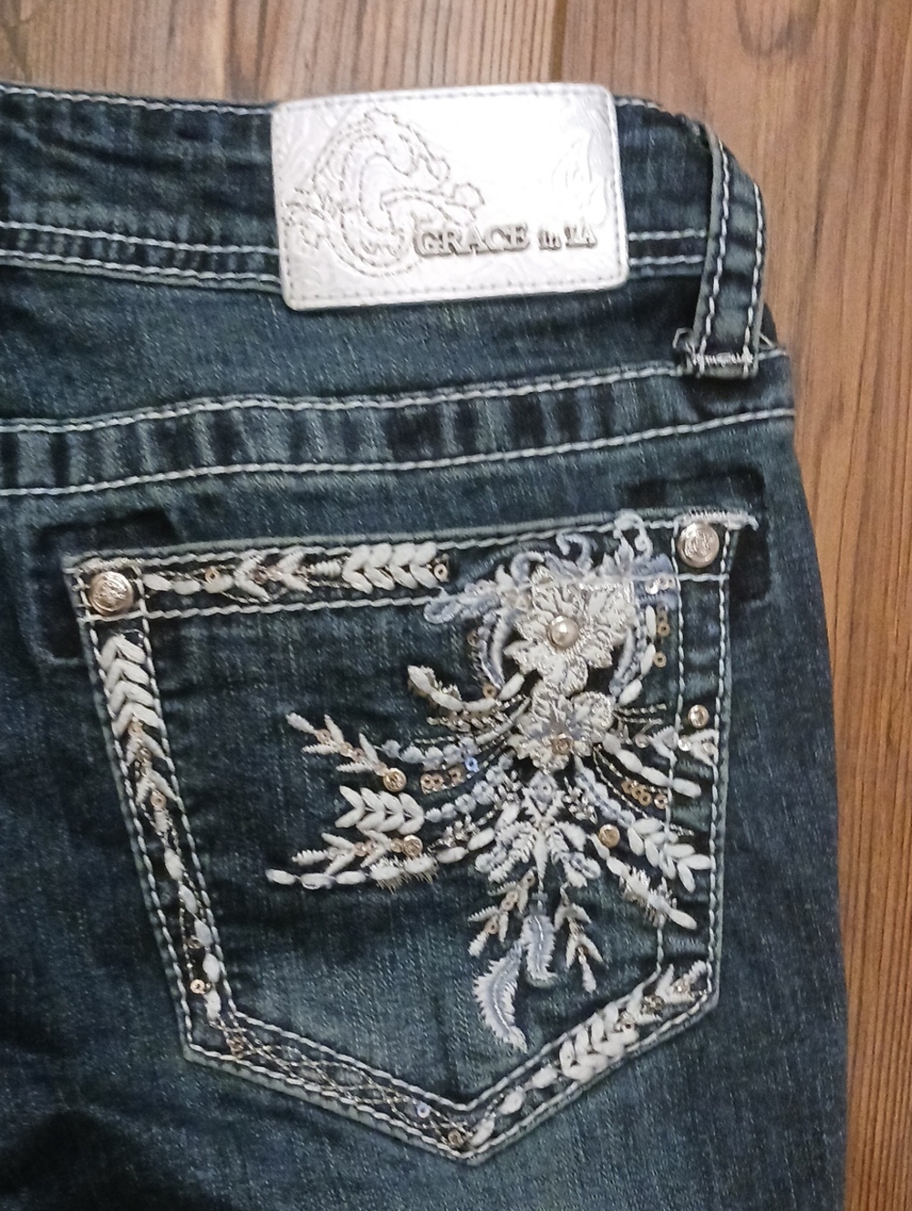 Grace in LA Dark Blue Jeans with Silver Floral Embroidery Size 27. Inseam 30